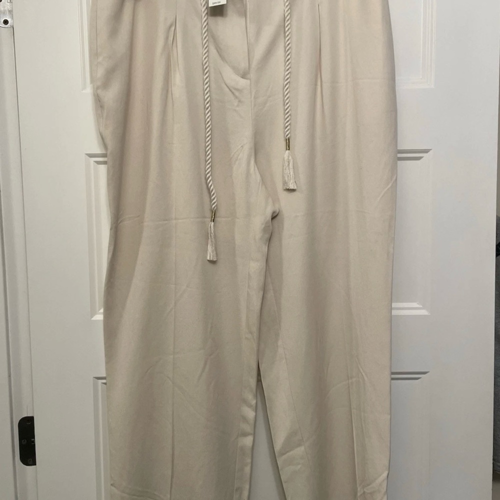 NWT CHICO’S PAPER BAG WAIST TAPERED ANKLE PANTS SIZE 2R (12)